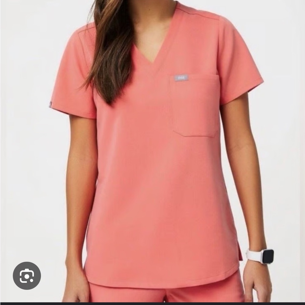 FIGS Hot Coral Scrub Set
